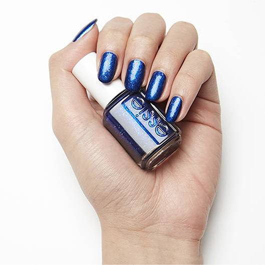 Tied Blue Klassischer Nagellack Essie