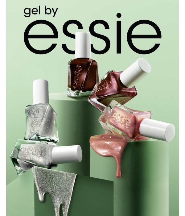 Fünf gel by essie liquid diamonds Nagellacke in verschiedenen Farben vor hellgrünem Hintergrund