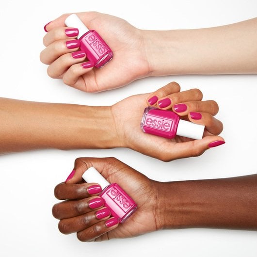 Pinker Nagellack in der Farbe pencil me in von essie
