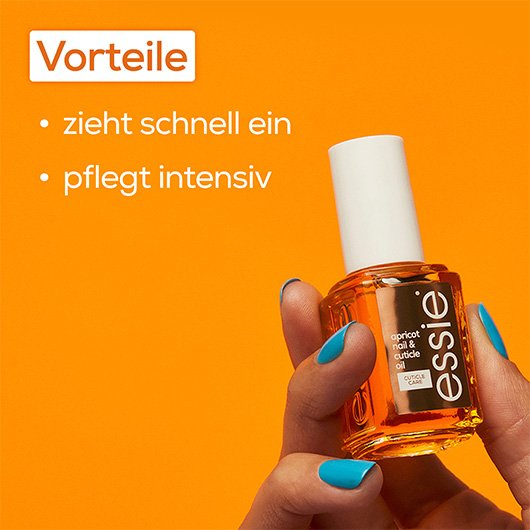 Hand mit blau lackierten Nägeln hält Essie Apricot Nail & Cuticle Oil. Text daneben: „Vorteile: zieht schnell ein, pflegt intensiv.“