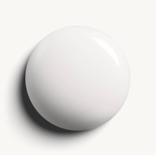 Ein glänzender Farbklecks von einem essie Nagellack.
